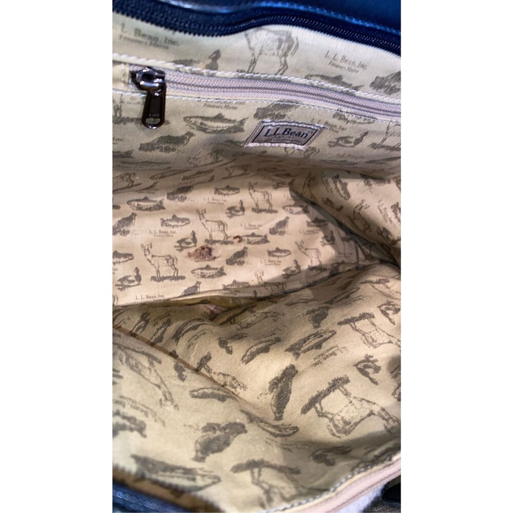 L.L. Bean Large Town & Field Leather Tote Green Animal Print Lining - Picture 8 of 9